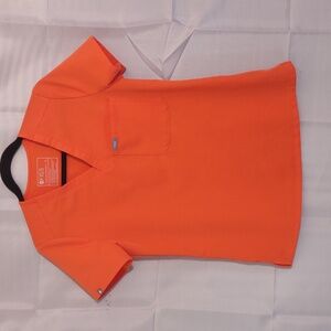 Figs Catarina One-Pocket Scrub Top - Sunset Orange